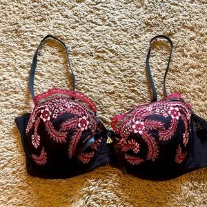 Madison Intimate Black and Red Floral Lace Bra-36D